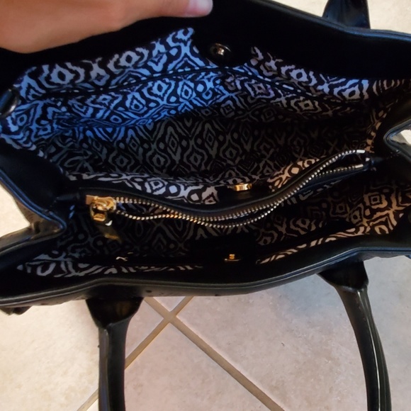 Black purse - Picture 2 of 4
